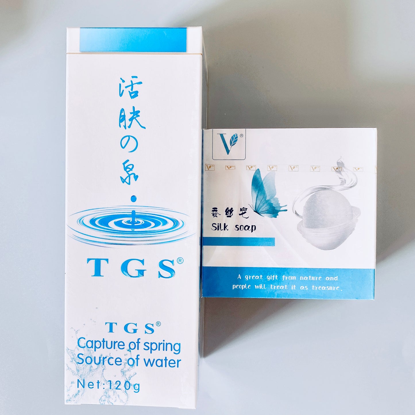 TGS Skin Rejuvenation Spring Essence T Spring Blue Grande Taille T Quatre en Un Hydratant en Profondeur Hydratant Convient aux Femmes Enceintes et aux Bébés Soins de la Peau Vjt